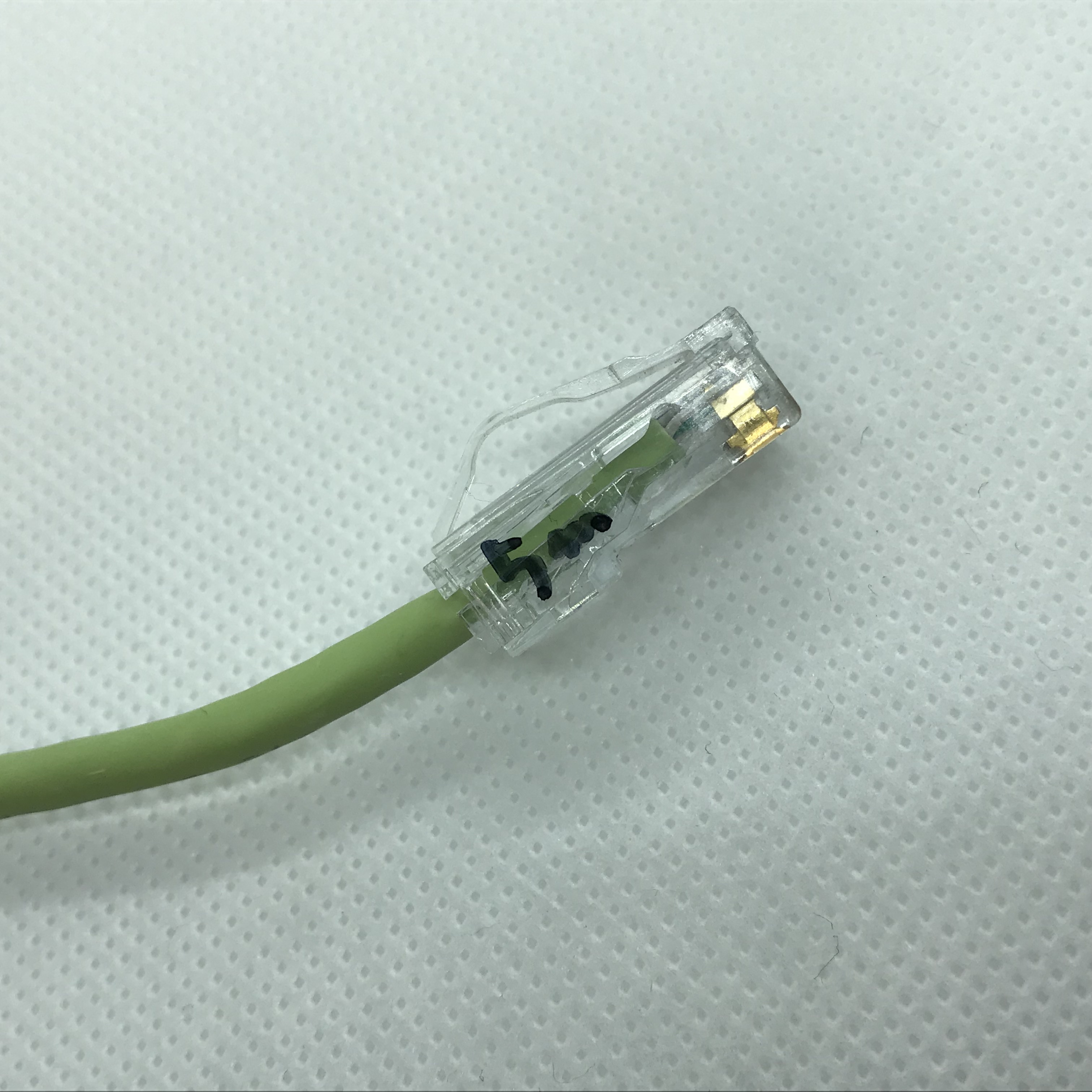 RJ45コネクタの横に長さを書き込み