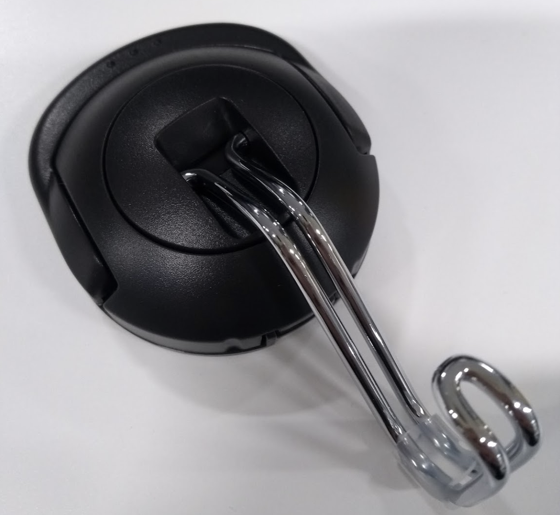 マグネットフック: 金属の壁にはこういった部材も有効